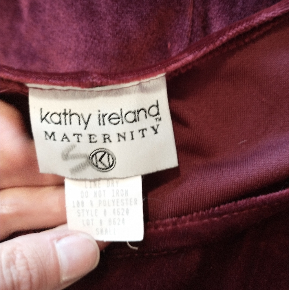 Kathy Ireland Red Velvet dress - Picture 3 of 5